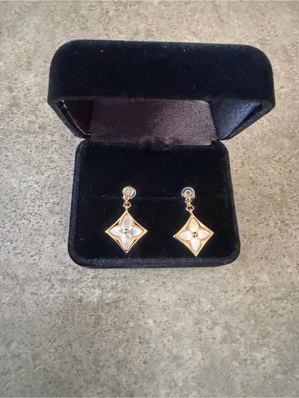 Gold-Tone White Enamel Floral Drop Earrings. NWOT.